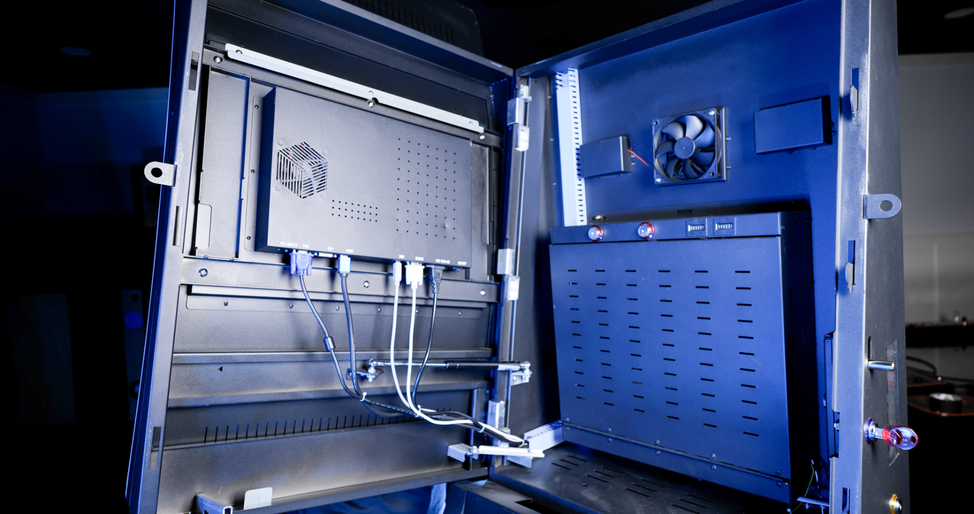 43 vert monitor open 3